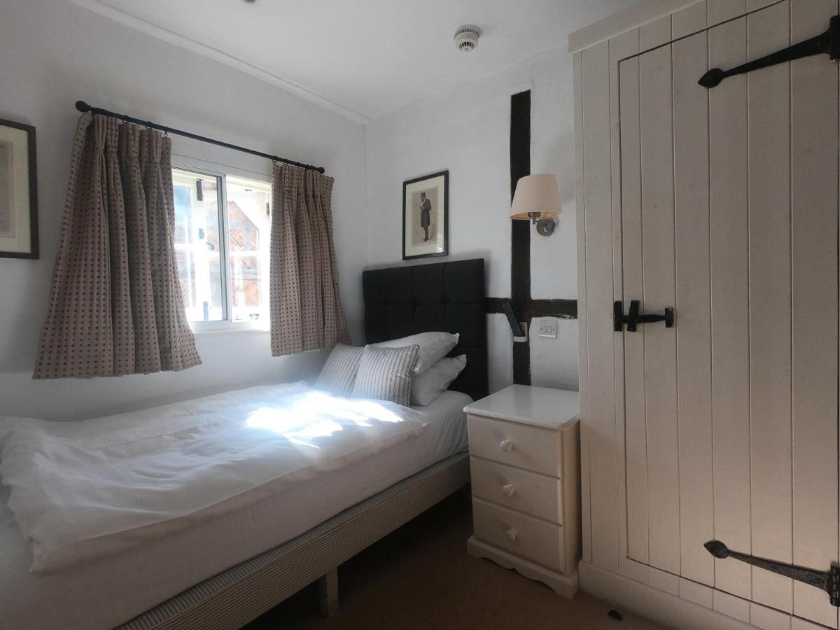 The George Hotel Henfield Ngoại thất bức ảnh